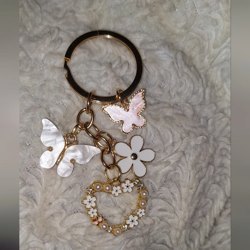 SOLD-Butterfly Keychain pink with pearls and gold tone. NWT smoke free home - Picture 2 of 3